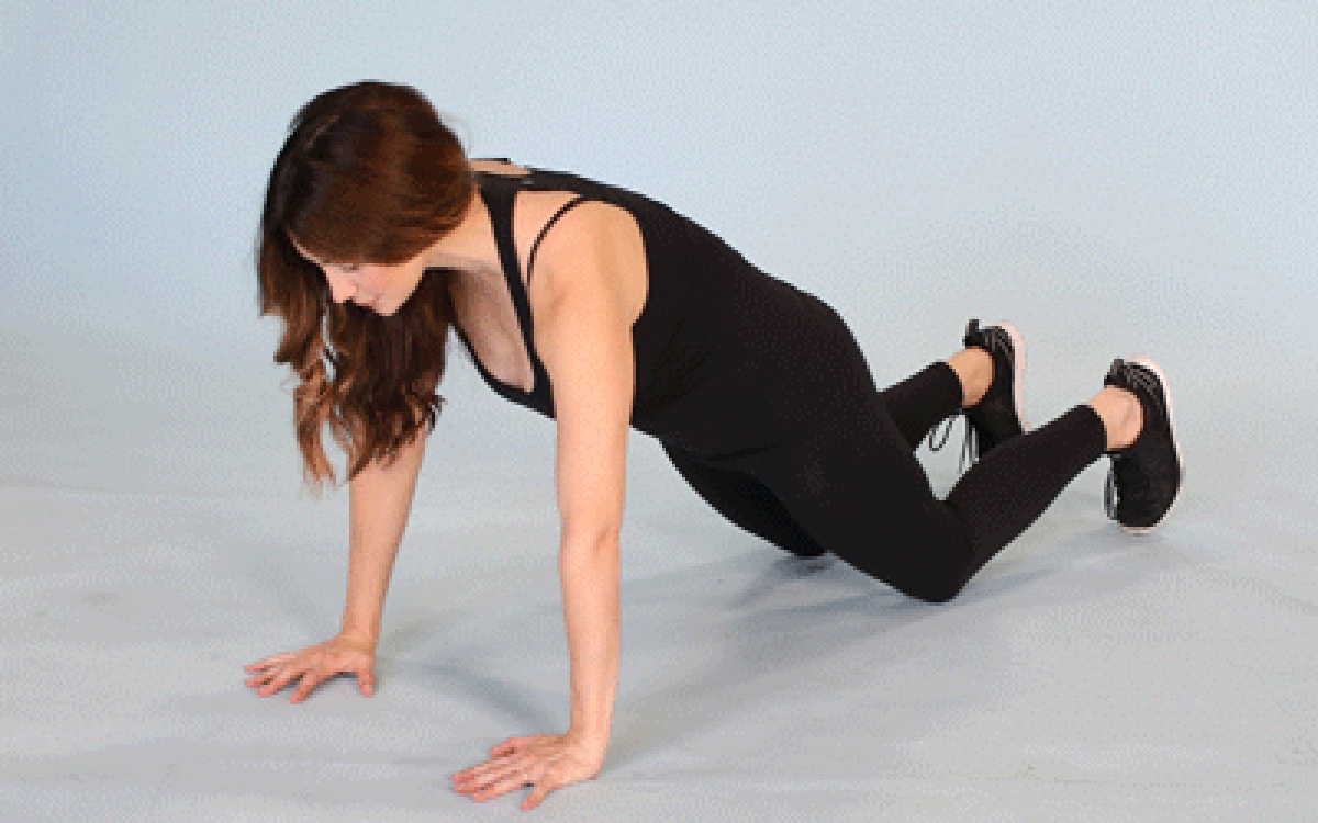 Chị em mê “bờ vai móc áo” và xương quai xanh thì đừng bỏ qua những bài tập này!