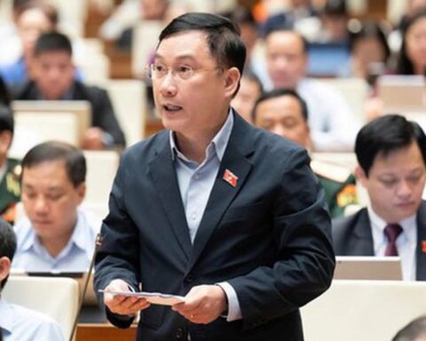 Tín dụng “chảy” vào bất động sản đầu cơ, làm việc cật lực 30 năm không mua được nhà