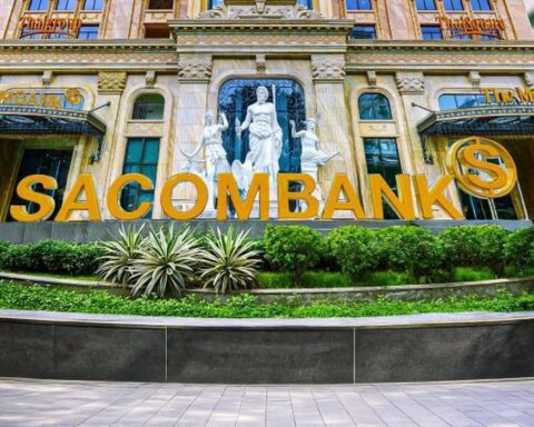 Ông Dương Công Minh vừa ký một văn bản quan trọng, cổ phiếu Sacombank tăng vọt