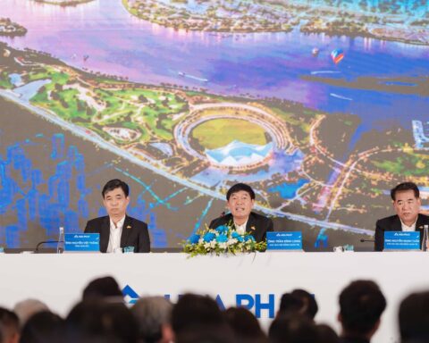 Tỷ phú Trần Đình Long tiết lộ lợi nhuận quý 1/2026 tăng 170%, khẳng định DA Trục đại lộ cảnh quan sông Hồng có vị trí “không thể đẹp hơn”