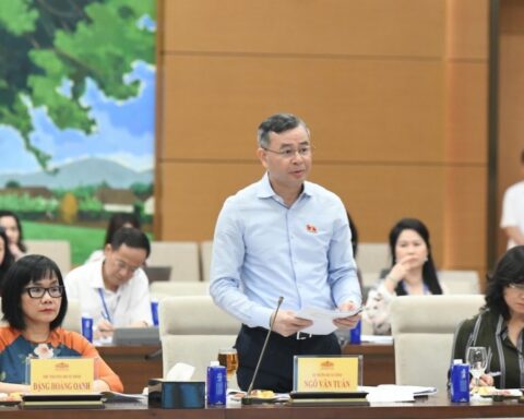 Giao Chính phủ quyền linh hoạt về chính sách thuế để hỗ trợ cho hộ kinh doanh, doanh nghiệp nhỏ