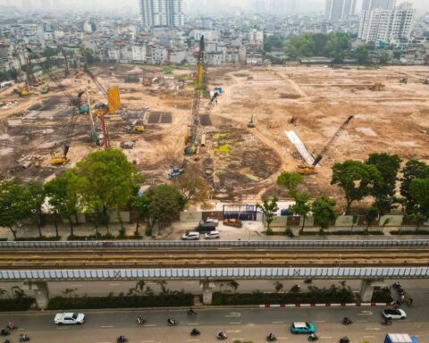 Sau khi di dời nhà máy, dự án tại “đất vàng” giữa trung tâm Thủ đô lập tức trở thành đại công trường