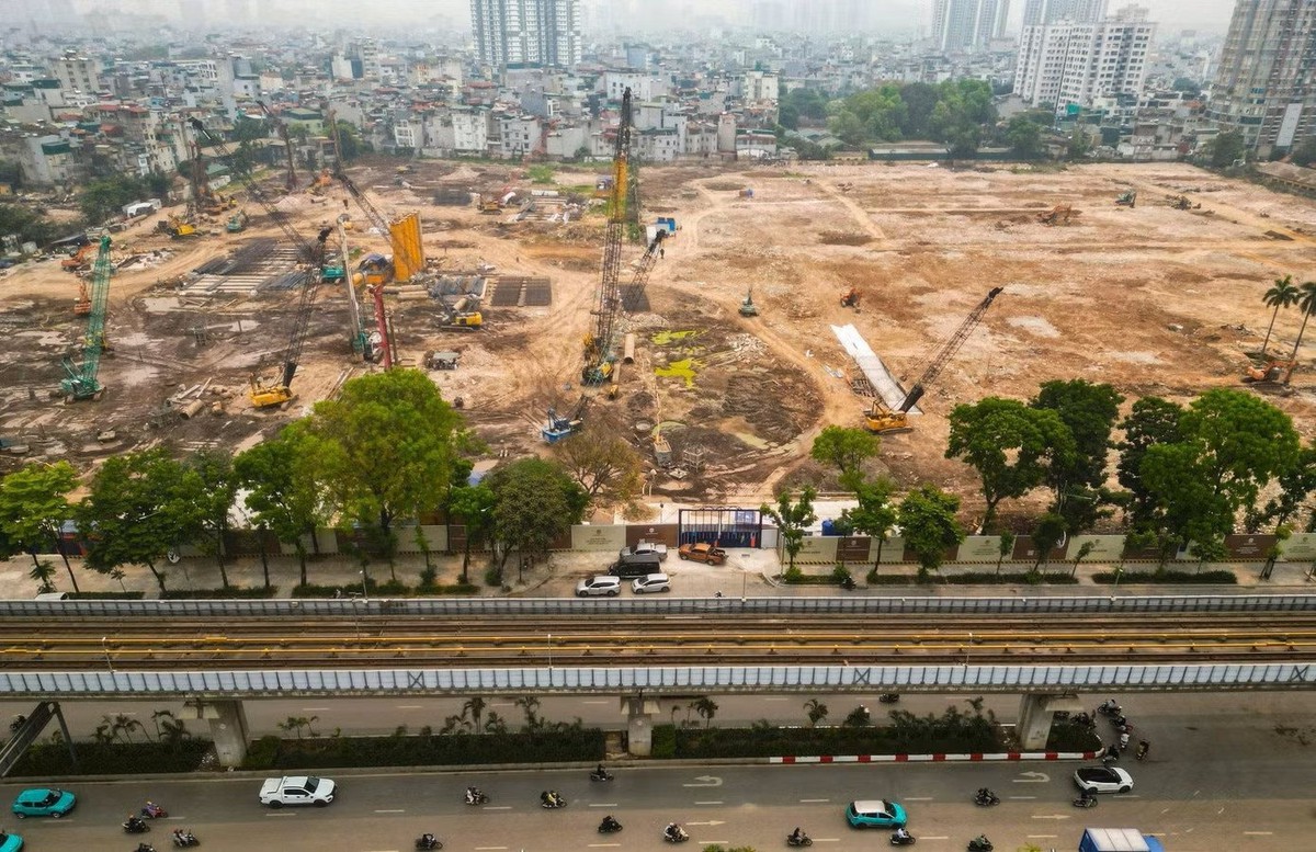 Sau khi di dời nhà máy, dự án tại “đất vàng” giữa trung tâm Thủ đô lập tức trở thành đại công trường