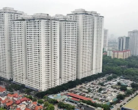 Chung cư đông dân nhất Hà Nội “dậy sóng”