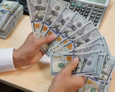 Người mua, bán ngoại tệ sẽ bị tịch thu số tiền nếu thực hiện hành vi sau