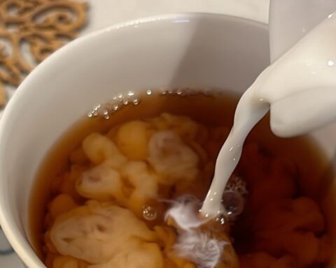 Người đàn ông 24 tuổi đột nhiên mù lòa, bác sĩ chỉ đích danh “thủ phạm” là loại nước hiếm người trẻ nào không mê