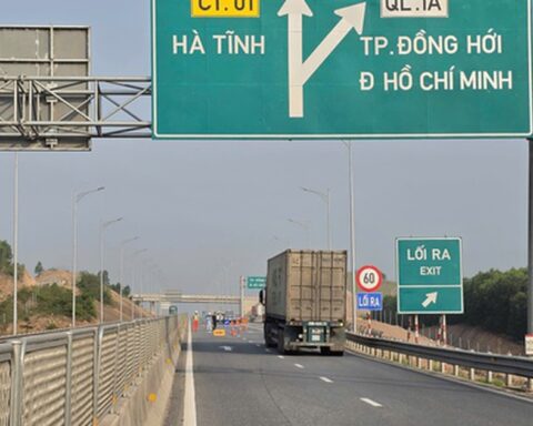 Đóng từng đoạn cao tốc Vũng Áng – Cam Lộ trong 5 ngày