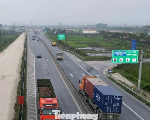 Cao tốc Cao Bồ – Mai Sơn mở rộng chưa xong, vì sao xe được đi tạm?