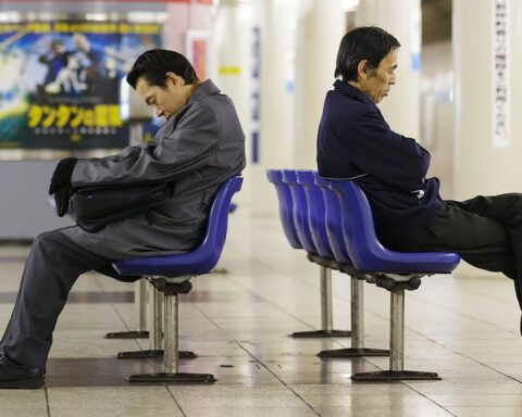 Karōshi không chỉ là thảm kịch của riêng nước Nhật Bản mà đã trở thành cơn ác mộng toàn cầu