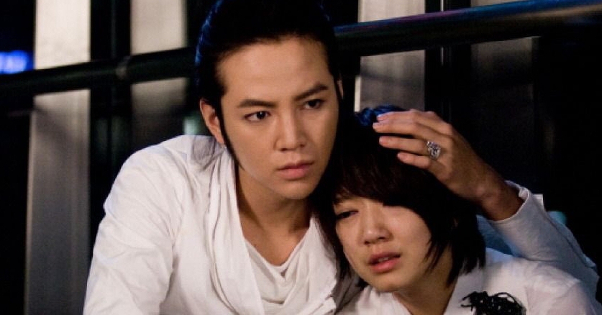 Nam thần châu Á cãi nhau to với bạn gái suốt 2 tiếng vì gái lạ, bị người yêu mắng: “Anh đúng là hết thuốc chữa”