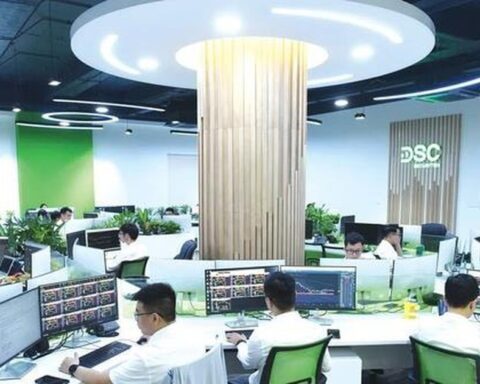 CTCK dự báo VN-Index lên 2.000 điểm ghi nhận doanh thu quý 1 tăng 41%