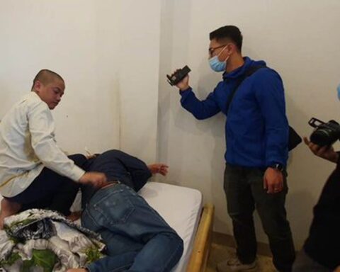 Thực nghiệm hiện trường vụ giết người yêu bằng dây sạc điện thoại