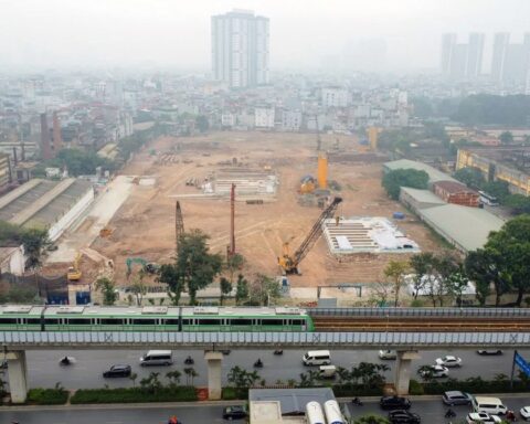 Nguy cơ dư cung căn hộ cao cấp “phủ bóng” thị trường bất động sản