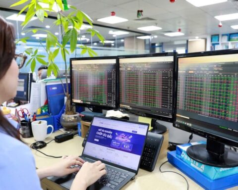 Chứng khoán ngày 28/4: VN-Index tăng hơn 22 điểm, áp sát mốc 1.900 điểm
