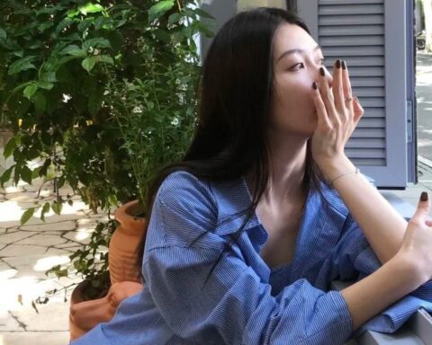 Nghiện cảm giác “tài khoản đầy tiền”: Không cần làm gì, ngồi im nhìn số dư cũng đủ vui!