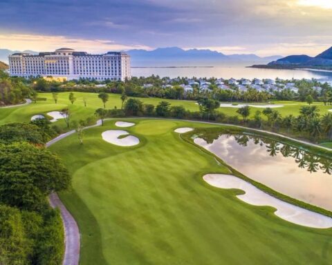 Việt Nam sắp có quần thể sân golf lớn nhất lịch sử, rộng gấp 5 lần phường Hoàn Kiếm tại nơi sẽ chỉ cách thủ đô 23 phút di chuyển
