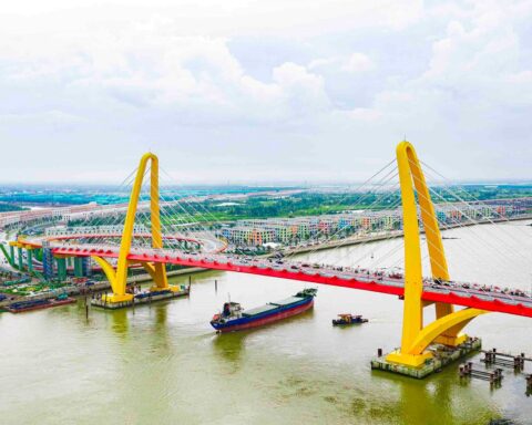 Cây cầu 2.300 tỷ do doanh nghiệp của tỷ phú Phạm Nhật Vượng xây dựng, sở hữu kỷ lục chưa từng có về tốc độ xây dựng công trình bắc qua sông Cấm