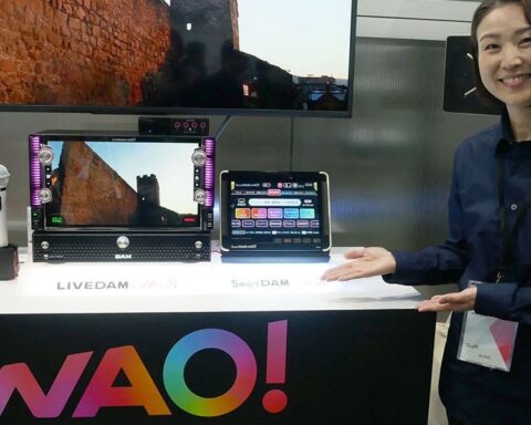 Nhật Bản ra mắt Karaoke không nút bấm, dùng AI phân tích khuôn mặt để phát bài “tủ” của người dùng