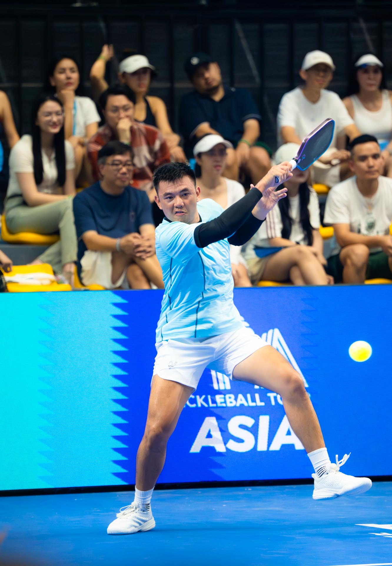 Quá dễ dàng: Lý Hoàng Nam đánh bại Trương Vinh Hiển chỉ với 2 set đấu chớp nhoáng, vô địch đơn nam Pro PPA Hanoi- Ảnh 8. Quá dễ dàng: Lý Hoàng Nam đánh bại Trương Vinh Hiển chỉ với 2 set đấu chớp nhoáng, vô địch đơn nam Pro PPA Hanoi- Ảnh 8.