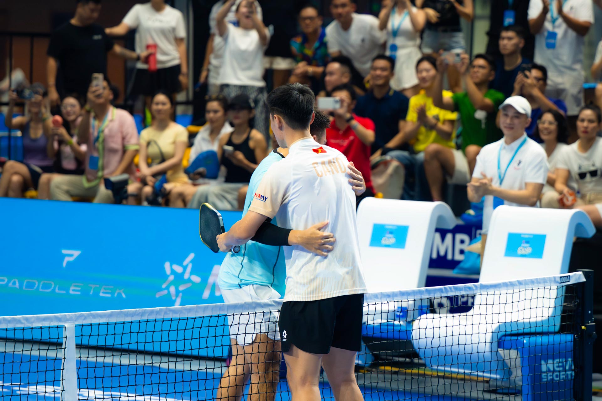 Quá dễ dàng: Lý Hoàng Nam đánh bại Trương Vinh Hiển chỉ với 2 set đấu chớp nhoáng, vô địch đơn nam Pro PPA Hanoi- Ảnh 6. Quá dễ dàng: Lý Hoàng Nam đánh bại Trương Vinh Hiển chỉ với 2 set đấu chớp nhoáng, vô địch đơn nam Pro PPA Hanoi- Ảnh 6.