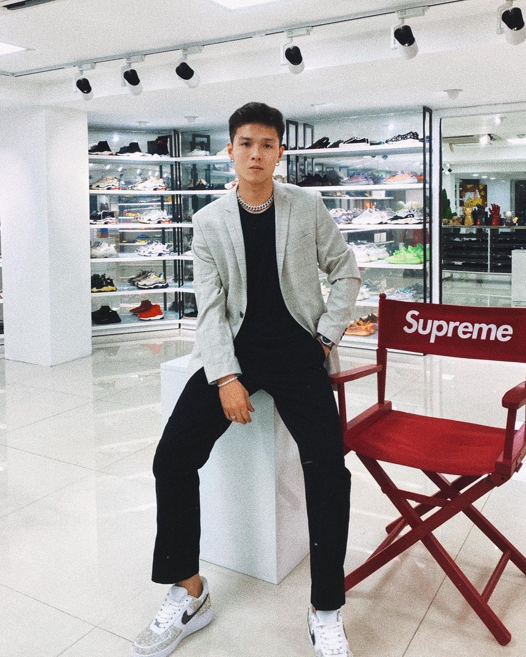 Tiểu thư Sài thành 15 tuổi yêu, 20 tuổi lấy chồng: Ở biệt thự 3 tầng sáng nhất phố, qua 4 lần sinh nở vẫn đẹp như gái đôi mươi- Ảnh 13.