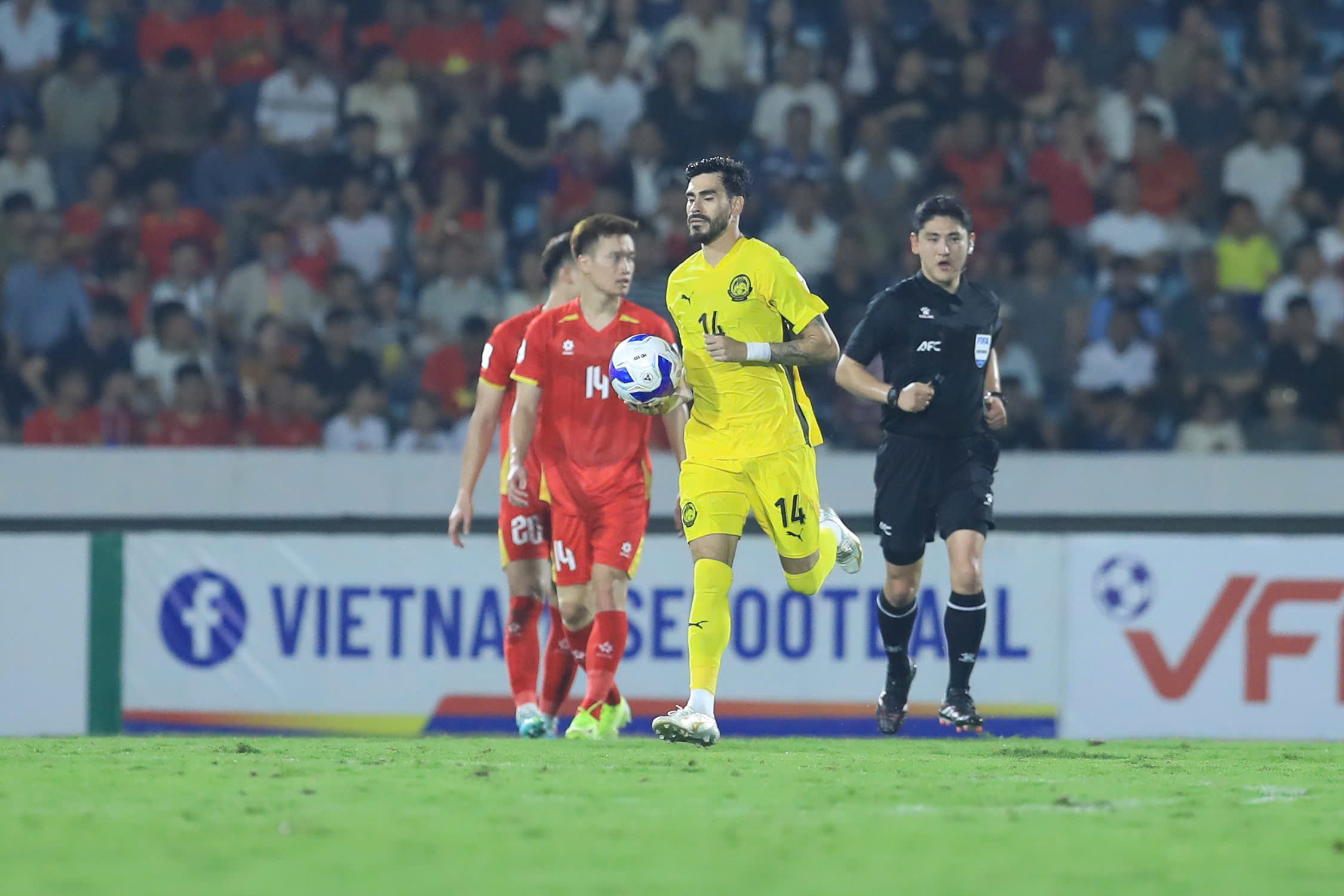 Thắng 3-1, ĐT Việt Nam khiến Malaysia 12 năm nếm mùi thất bại trên sân khách - Ảnh 1. Thắng 3-1, ĐT Việt Nam khiến Malaysia 12 năm nếm mùi thất bại trên sân khách - Ảnh 1.
