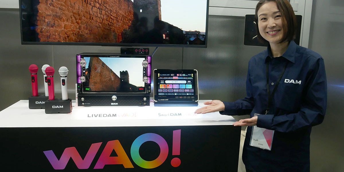 Nhật Bản ra mắt Karaoke không nút bấm, dùng AI phân tích khuôn mặt để phát bài 