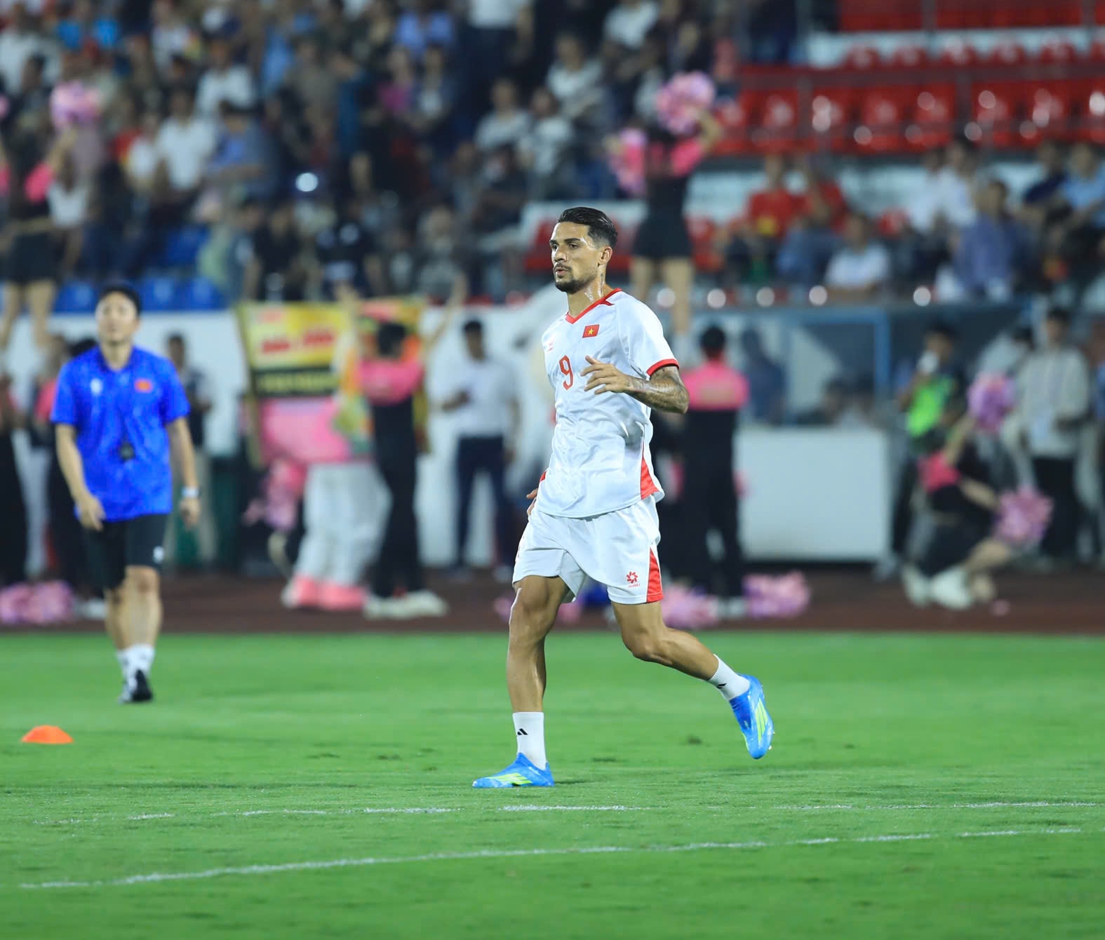 Thắng 3-1, ĐT Việt Nam khiến Malaysia 12 năm nếm mùi thất bại trên sân khách - Ảnh 12. Thắng 3-1, ĐT Việt Nam khiến Malaysia 12 năm nếm mùi thất bại trên sân khách - Ảnh 12.