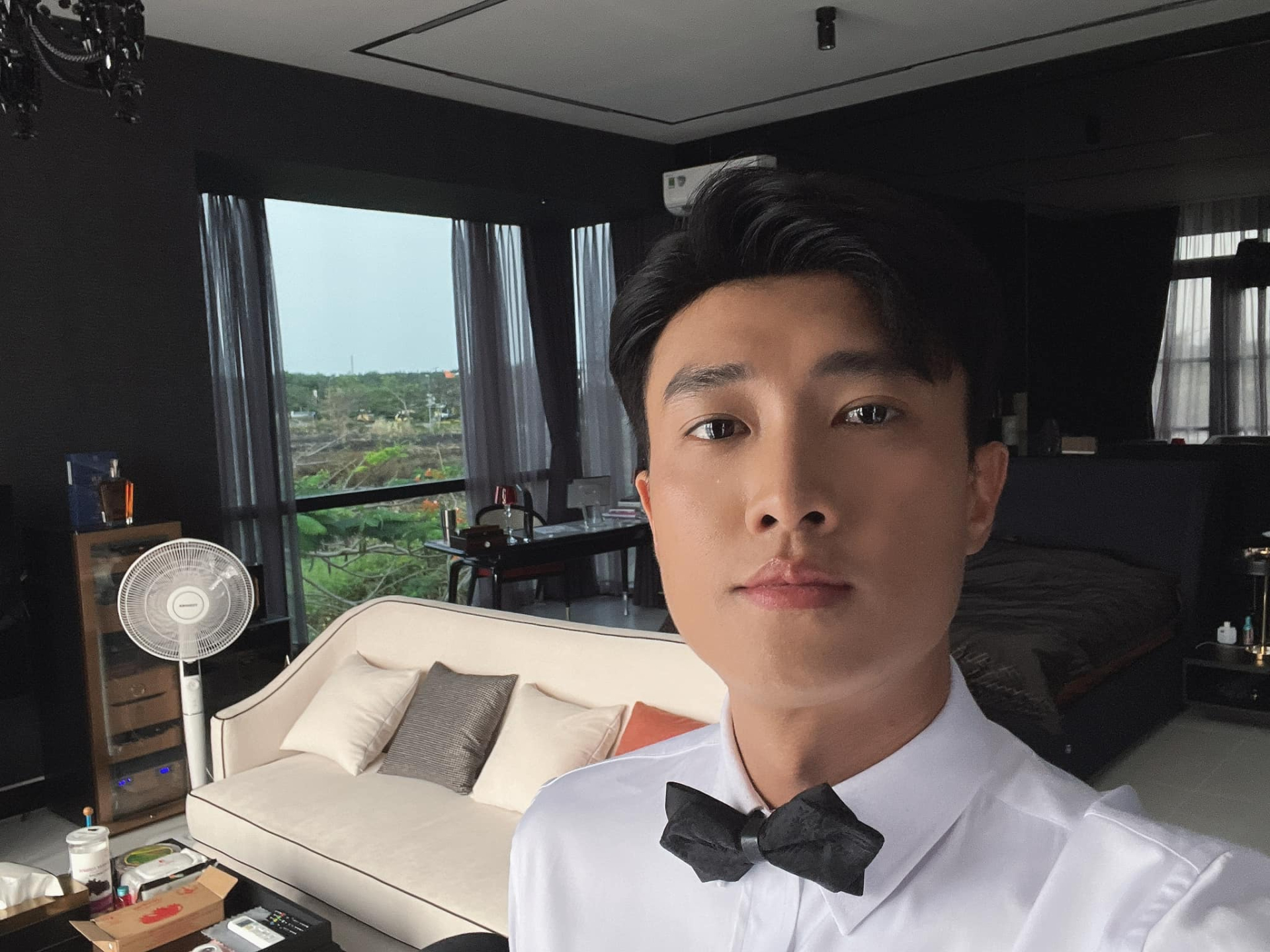 Trai nghèo miền Tây nay là ngôi sao showbiz: Sở hữu biệt thự 40 tỷ xa hoa, còn tậu cả cơ ngơi 25 tỷ tặng bố mẹ- Ảnh 12.