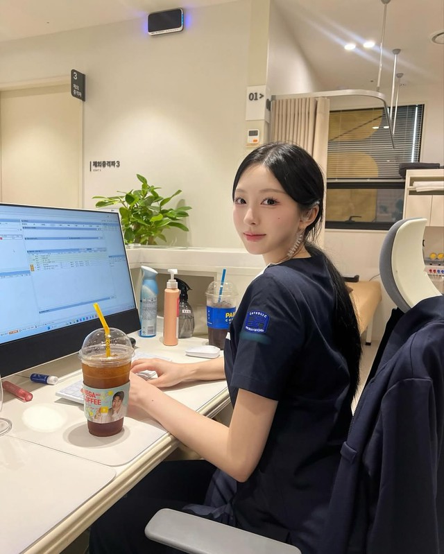 Từ điển công sở 2026: 8 khái niệm mới ra đời chỉ để miêu tả SỰ BẾ TẮC của dân văn phòng- Ảnh 4.