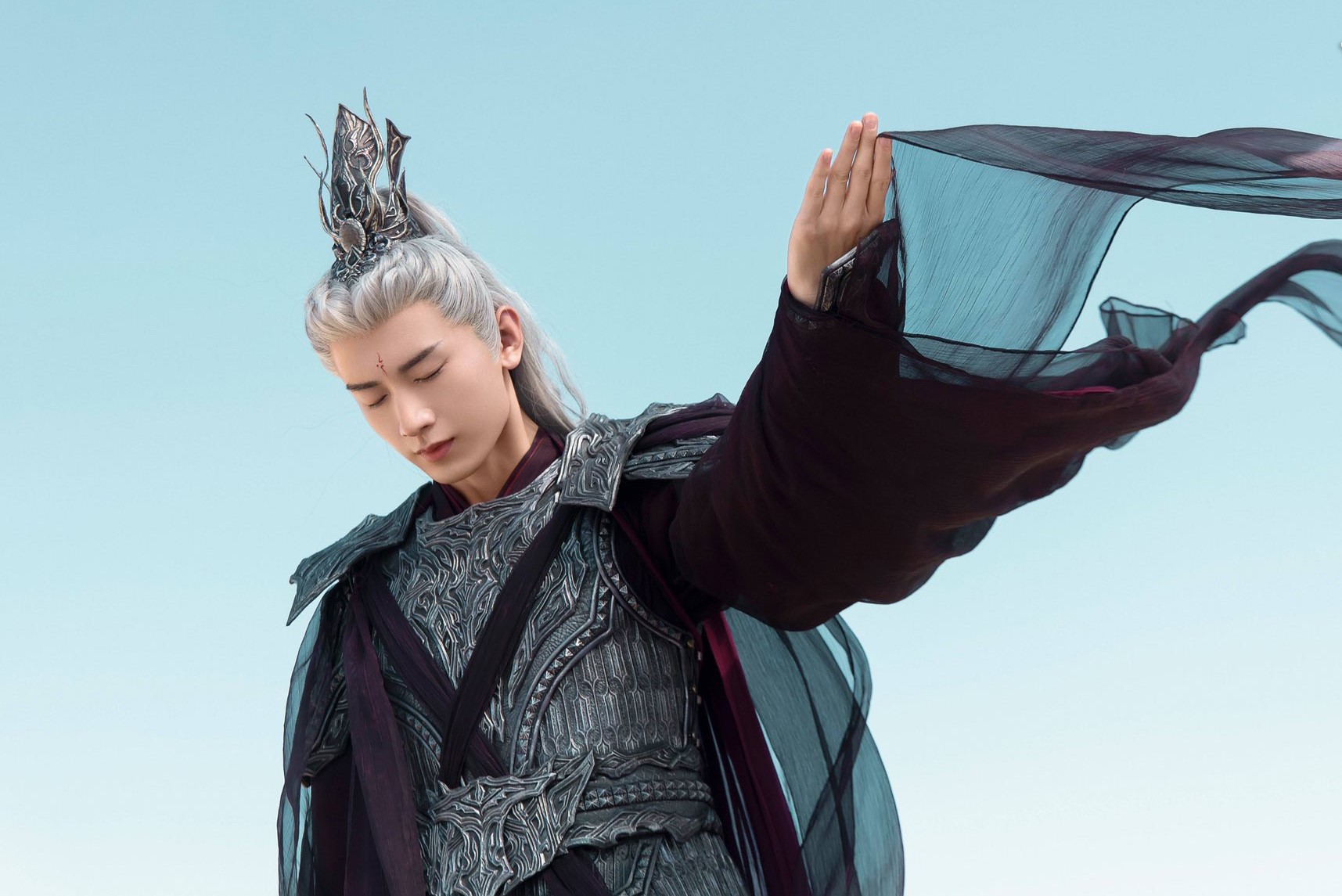 10 mỹ nam cổ trang đẹp nhất Trung Quốc: Trương Lăng Hách bét bảng, hạng 1 là hồ ly tinh xé truyện bước ra- Ảnh 2.