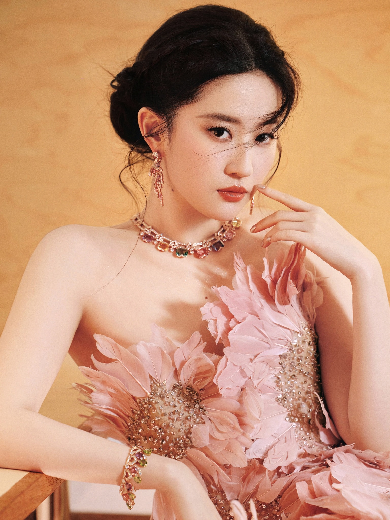 Nhìn Lưu Diệc Phi 25 năm trước đúng là visual "vắt ra nước", đến cái tên cũng trở thành tính từ chỉ sắc đẹp- Ảnh 13.