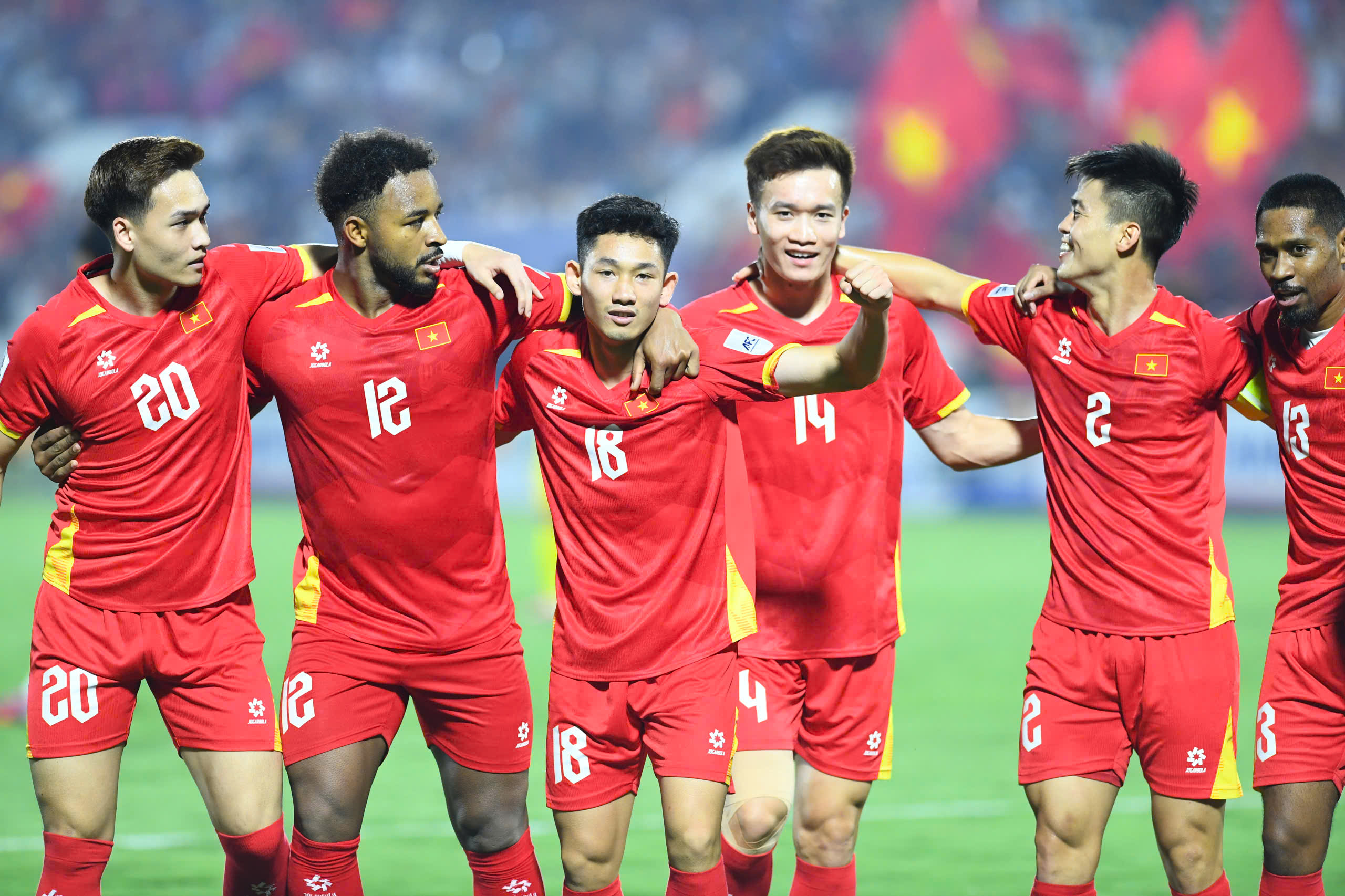 Thắng 3-1, ĐT Việt Nam khiến Malaysia 12 năm nếm mùi thất bại trên sân khách - Ảnh 5. Thắng 3-1, ĐT Việt Nam khiến Malaysia 12 năm nếm mùi thất bại trên sân khách - Ảnh 5.
