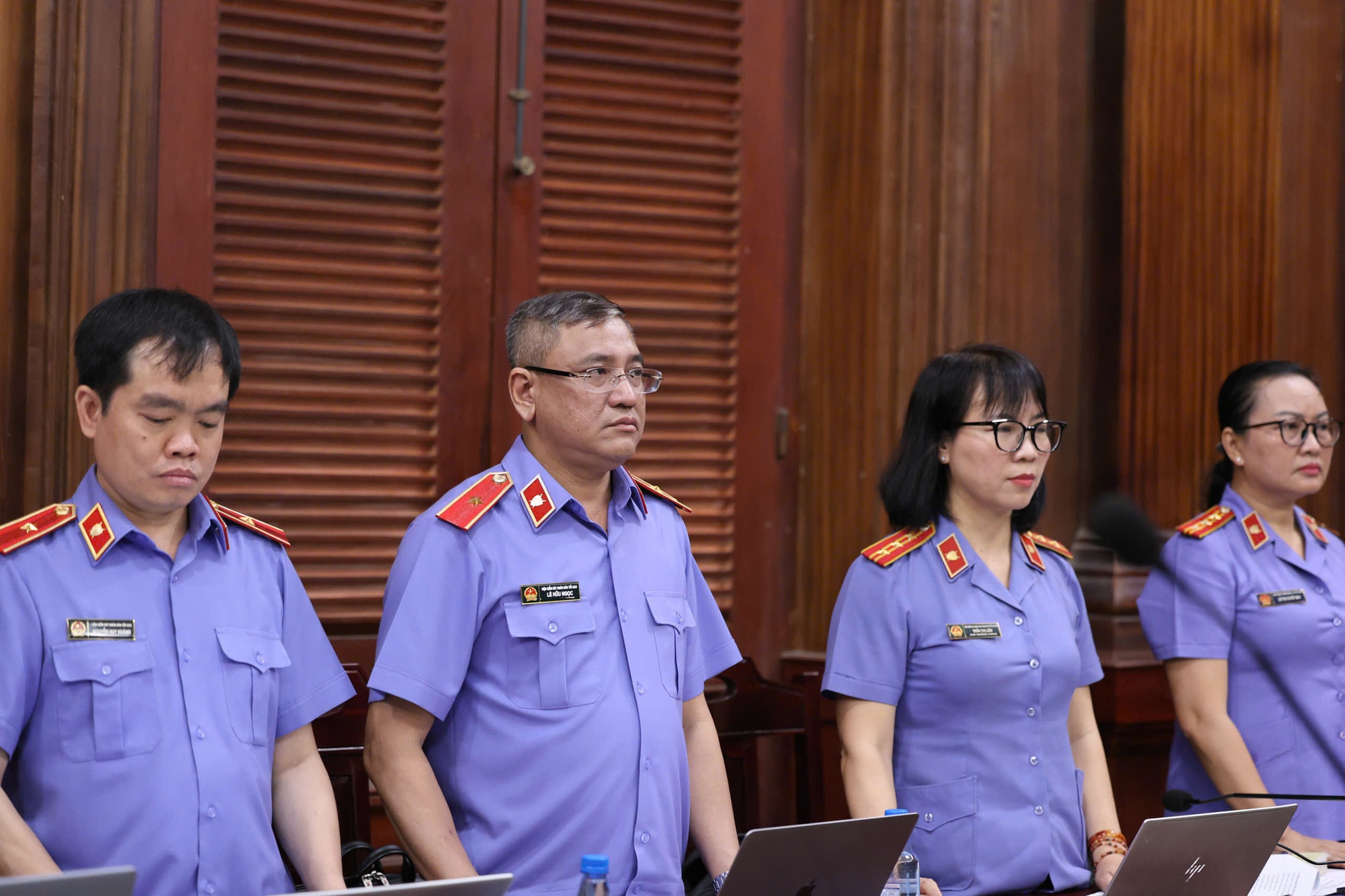 Bắt đầu xét xử 22 bị cáo 