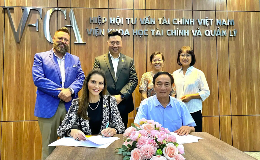 Phát triển đội ngũ tư vấn tài chính, tạo nền tảng cho Trung tâm Tài chính quốc tế