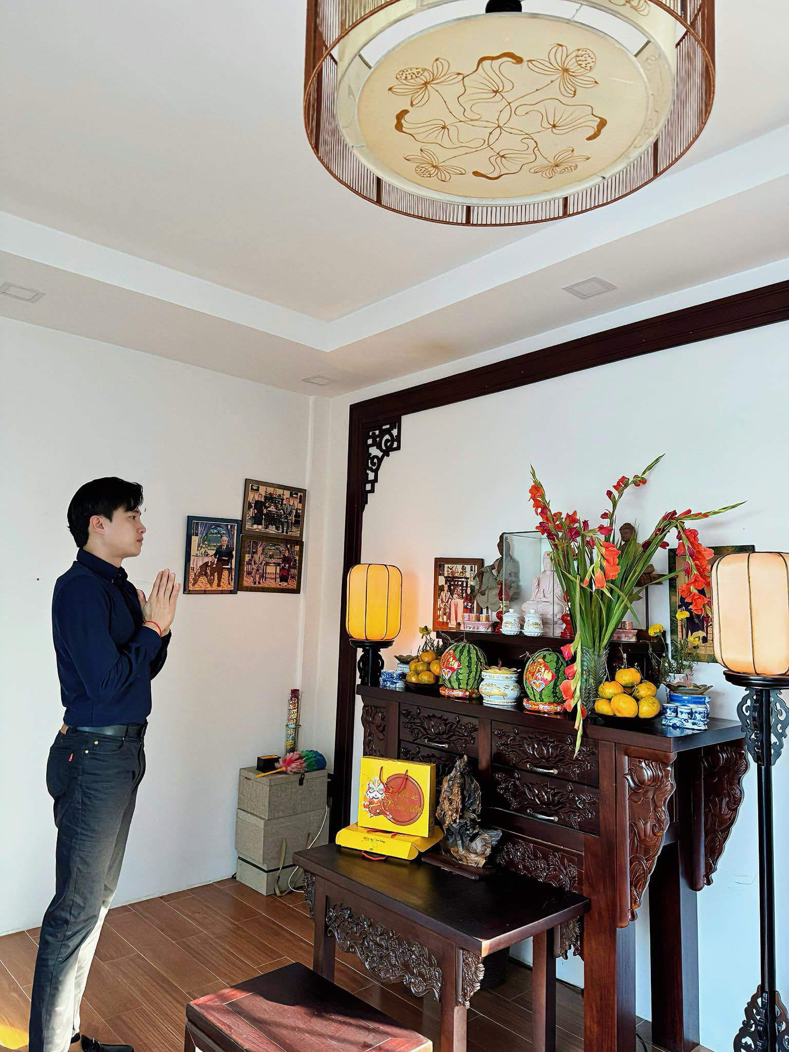 Trai nghèo miền Tây nay là ngôi sao showbiz: Sở hữu biệt thự 40 tỷ xa hoa, còn tậu cả cơ ngơi 25 tỷ tặng bố mẹ- Ảnh 17.