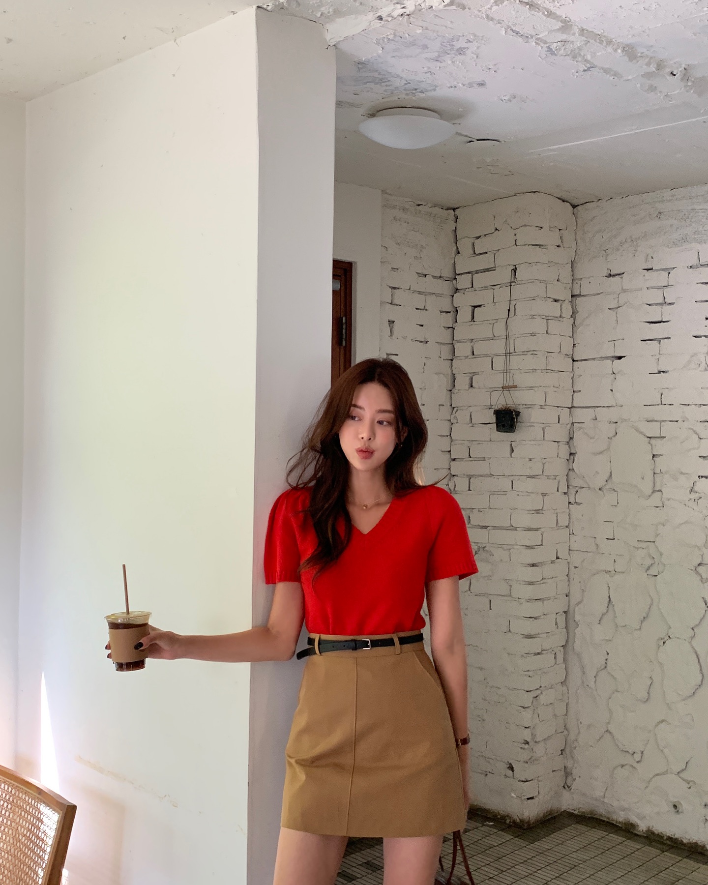 4 cách mặc chân váy ngắn đẹp từ dạo phố tới đi du lịch, lên hình sống ảo cực xinh- Ảnh 9.
