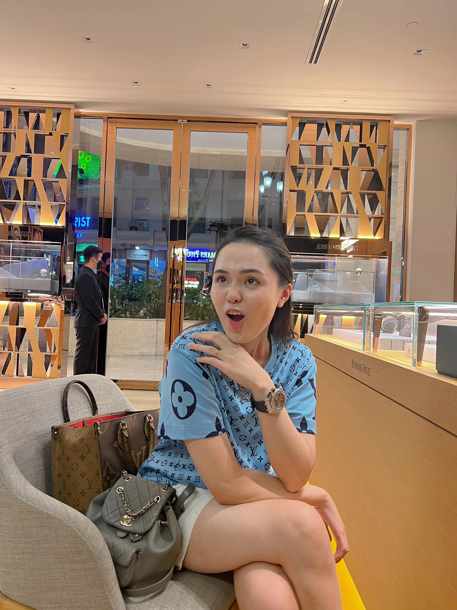 Duy Mạnh bị mất đồng hồ hiệu trị giá hơn 1 tỷ đồng - Ảnh 7.