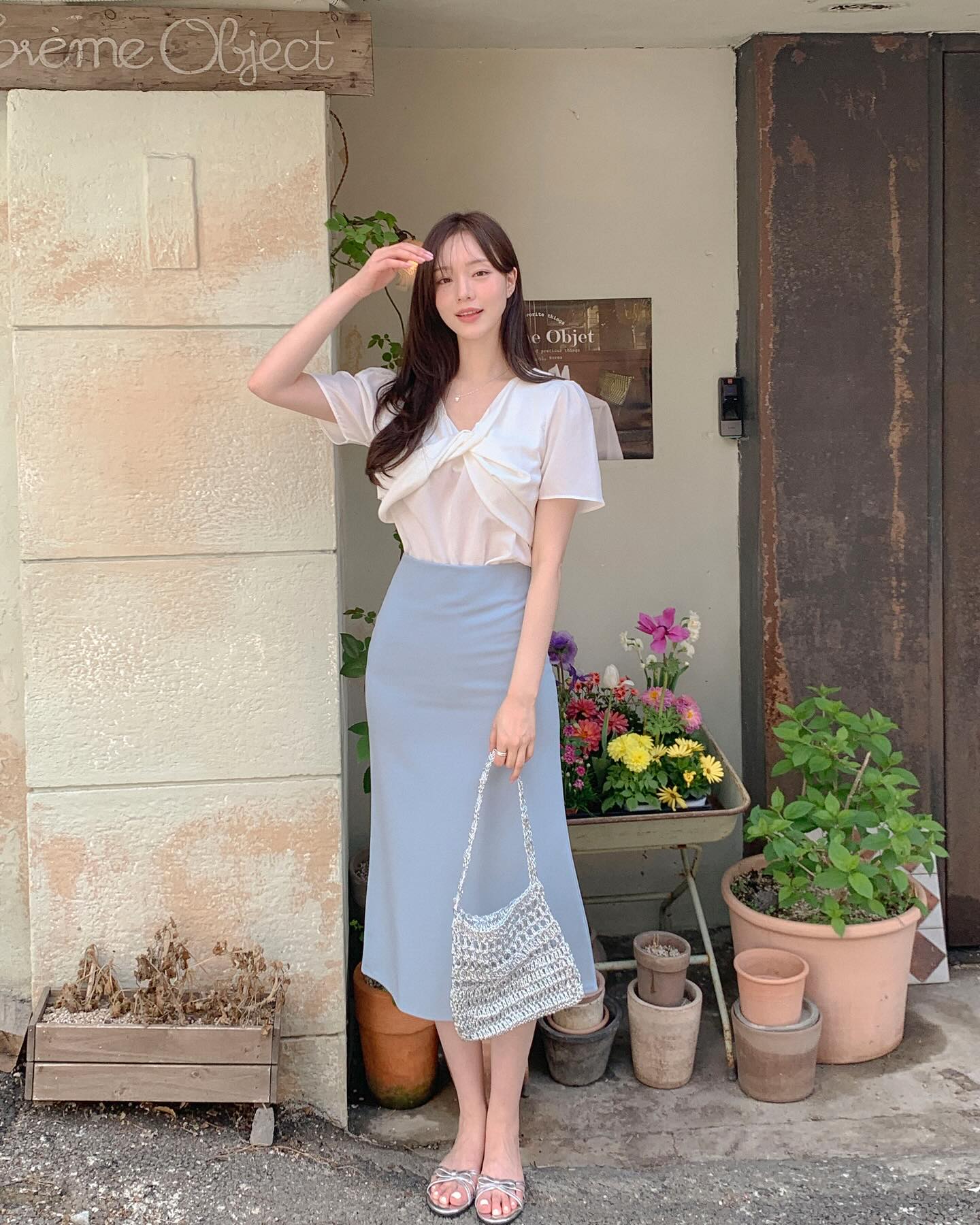 4 cách mặc chân váy đẹp mê ly khi đi du lịch- Ảnh 2.