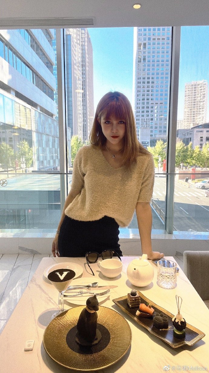 Cuộc sống hiện tại của cô gái từng viral với câu nói: "Tôi thà ngồi khóc trong xe BMW còn hơn ngồi cười sau xe đạp"? - Ảnh 7.