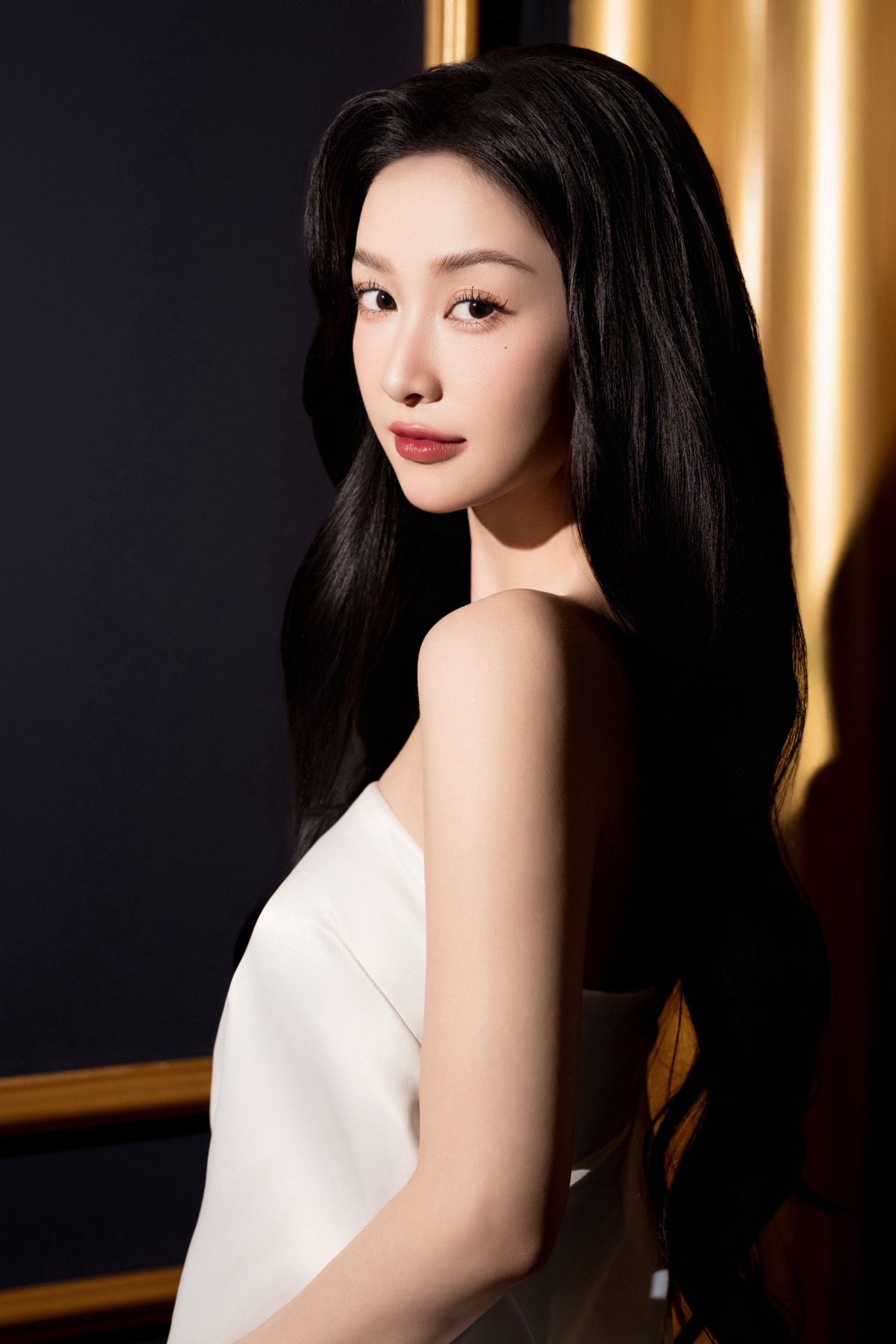 Cô gái được báo Thái khen "quyến rũ nhất Việt Nam", truyền thông Trung cũng náo loạn vì đẹp như Angela Baby- Ảnh 5.