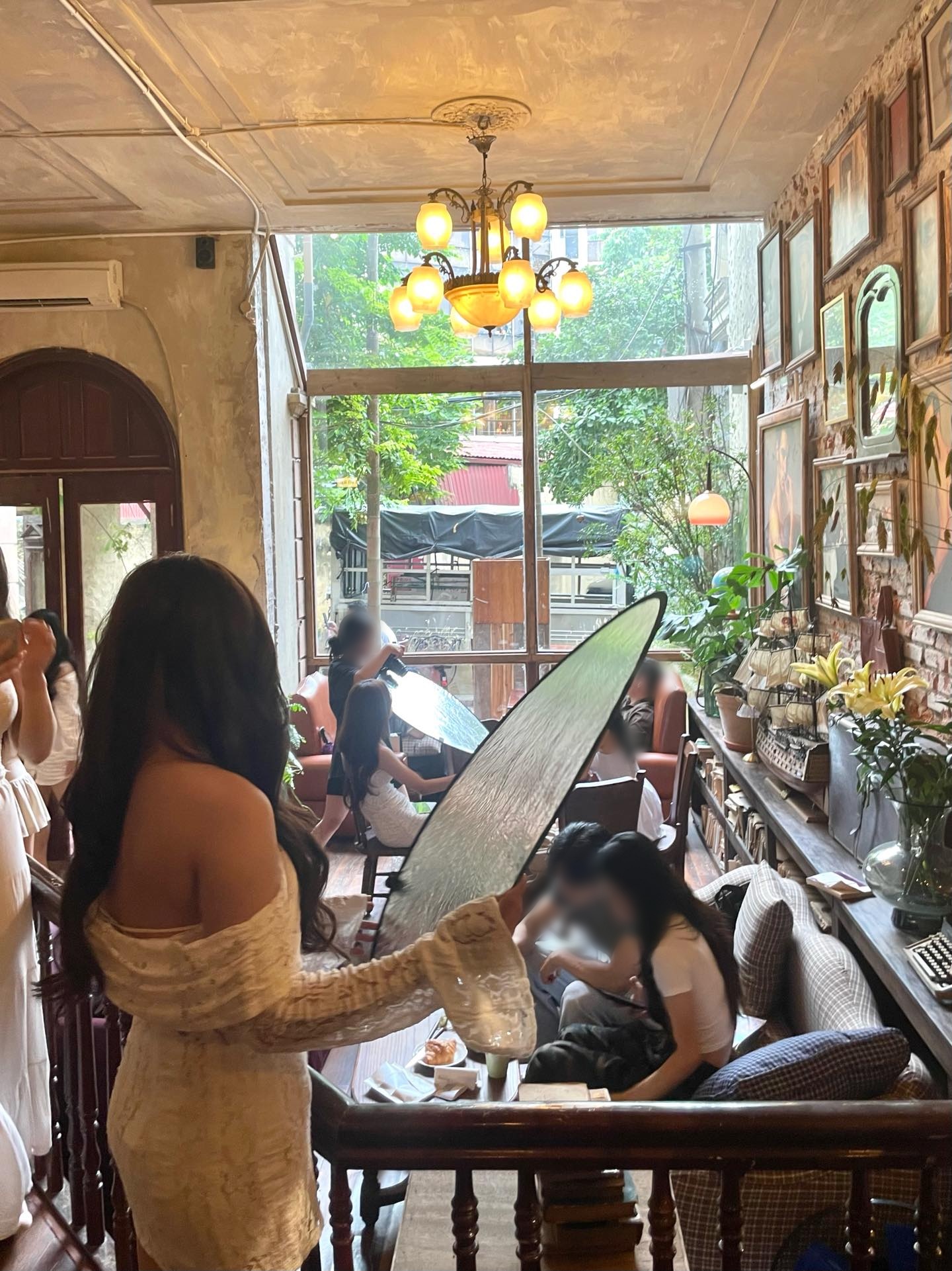 Hội “meo meo” phiền phức ám ảnh các địa điểm hot hit: Hội chủ quán nói gì về chuyện "thà thế còn hơn là ế khách"?- Ảnh 4.