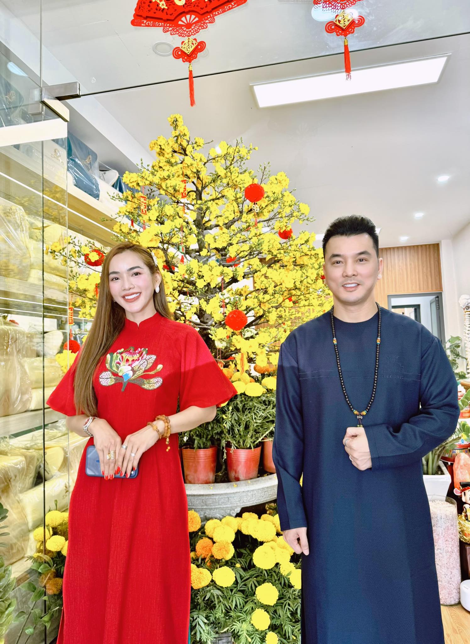 Ưng Hoàng Phúc bán biệt thự- Ảnh 2.