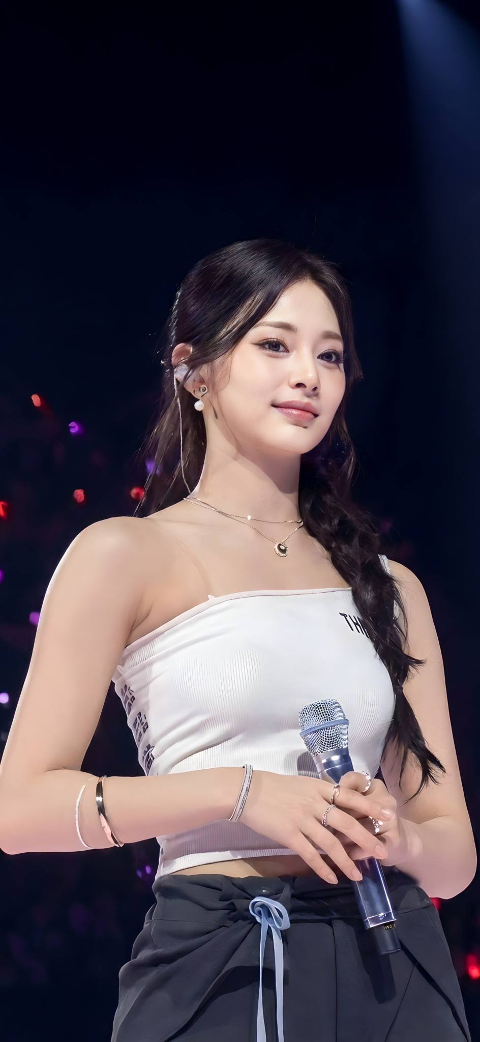 Ngoại hình gây choáng của mỹ nhân 11 lần lọt top đẹp nhất thế giới, nhan sắc "chống flop" là có thật - Ảnh 8.