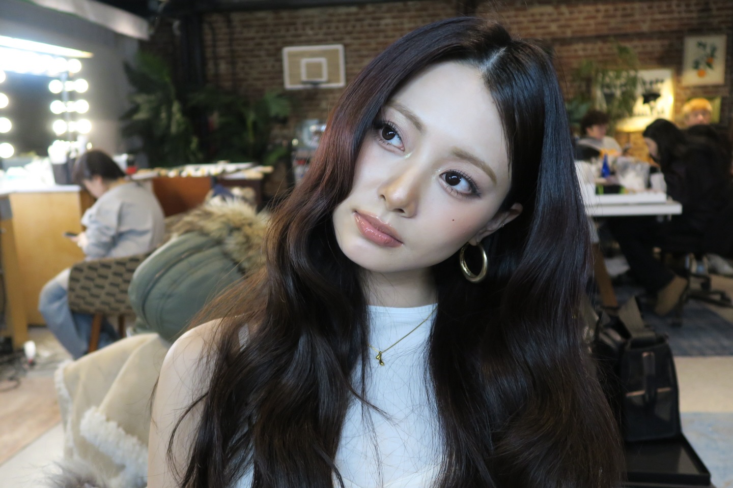 Ngoại hình gây choáng của mỹ nhân 11 lần lọt top đẹp nhất thế giới, nhan sắc "chống flop" là có thật - Ảnh 2.