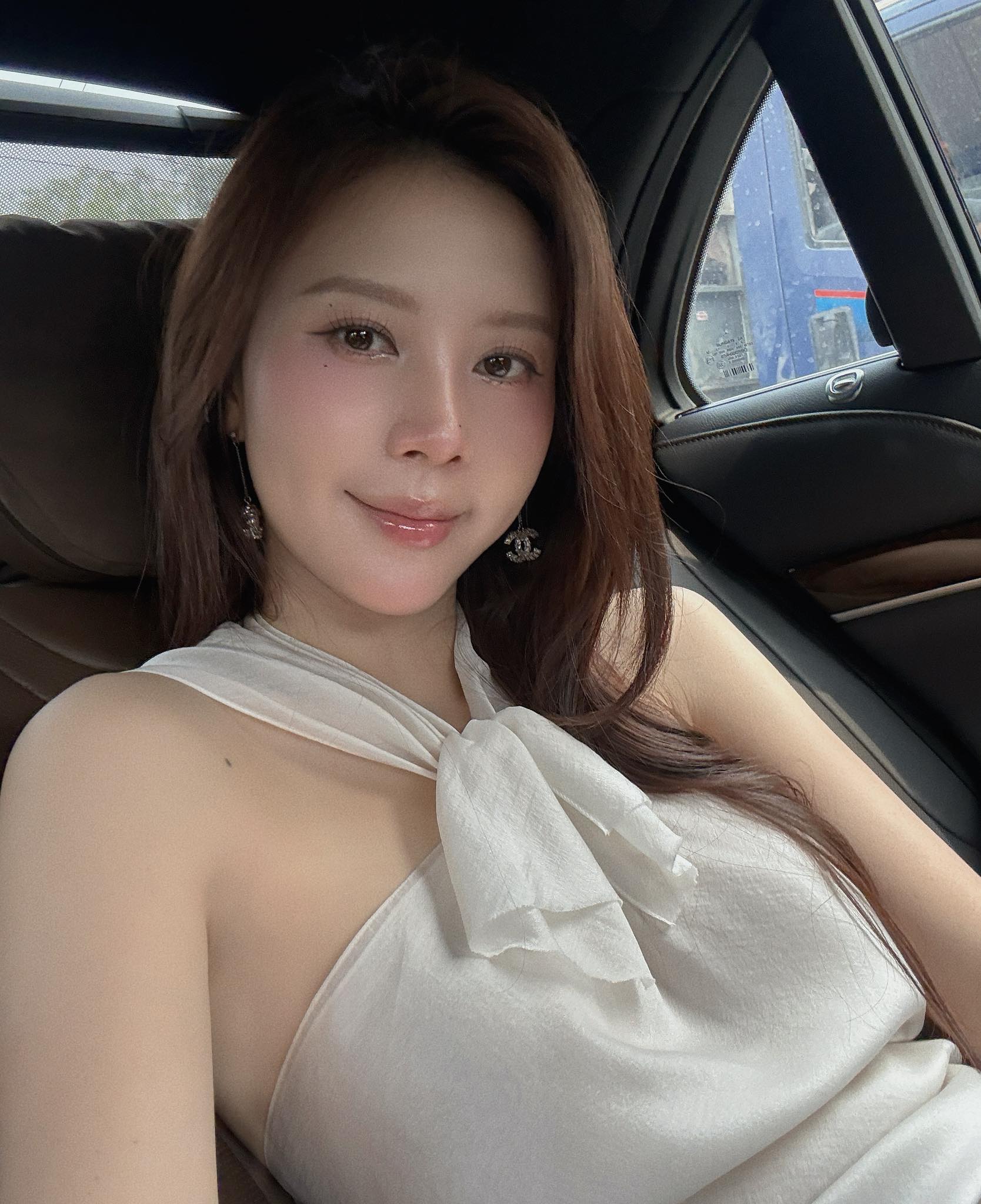 Cựu tiếp viên Vietnam Airlines đóng MV với Sơn Tùng M-TP: Lấy chồng giám đốc ở Hà Nội, sinh liền 2 con, giờ ra sao?- Ảnh 9.