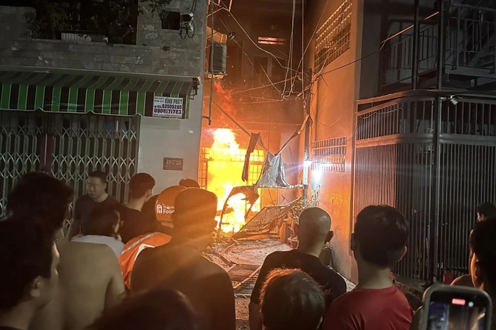 Cháy nhà trọ ở TP.HCM, 7 người thương vong- Ảnh 1.