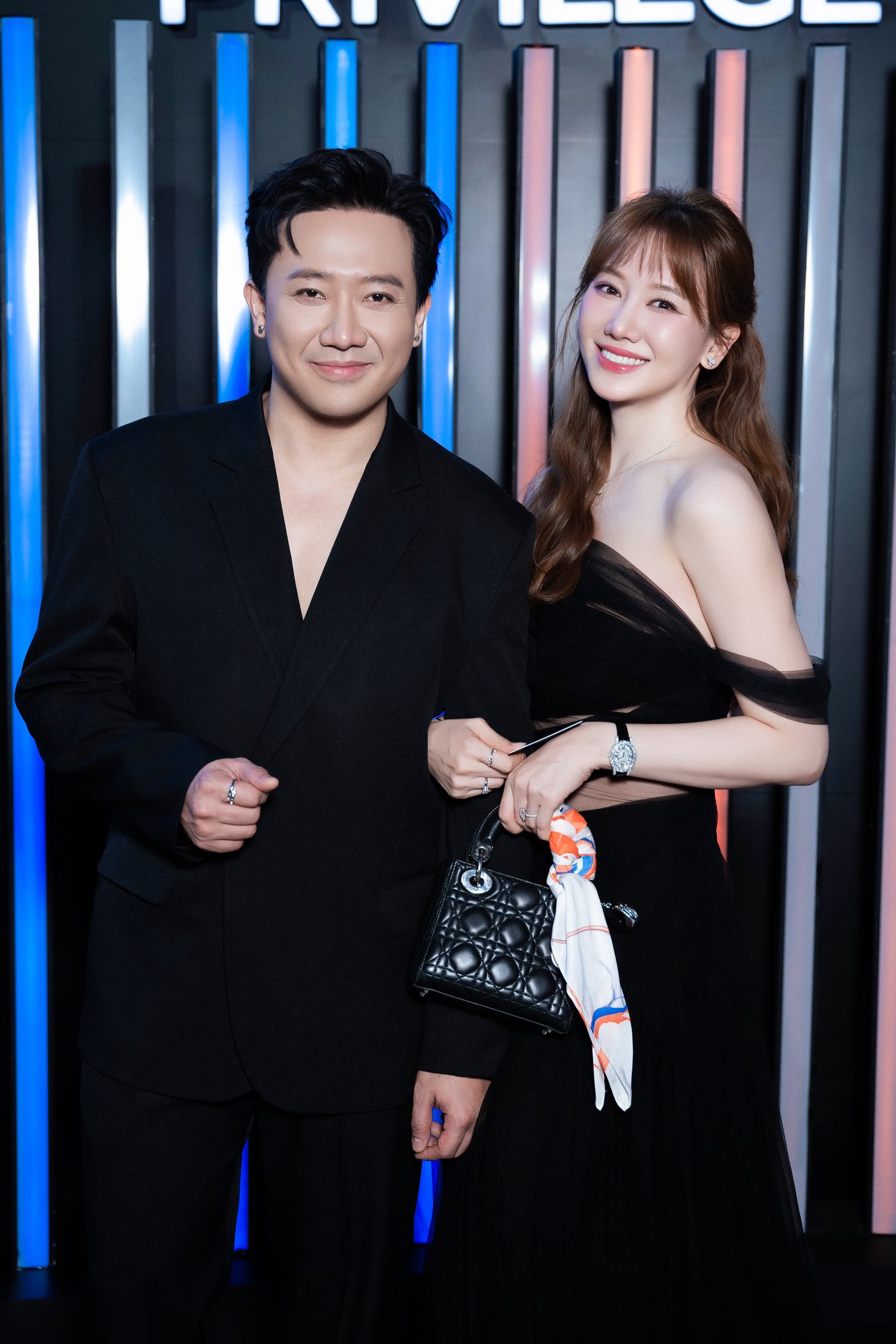 Hari Won công khai sang Thượng Hải tìm Trương Lăng Hách, phấn khích tới nỗi quên cắt mác áo- Ảnh 5.