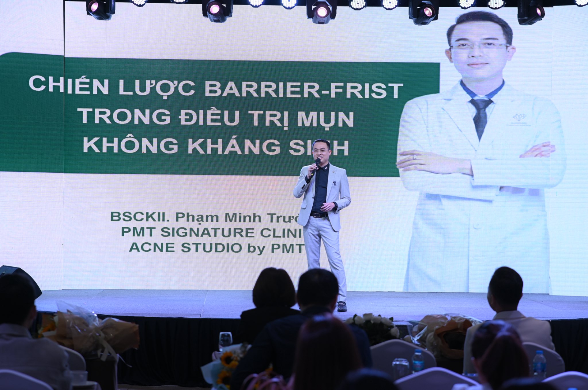 Bác sĩ thẩm mỹ tố ca sĩ Trung Quân "tác động vật lý" vợ mình là ai?- Ảnh 2.