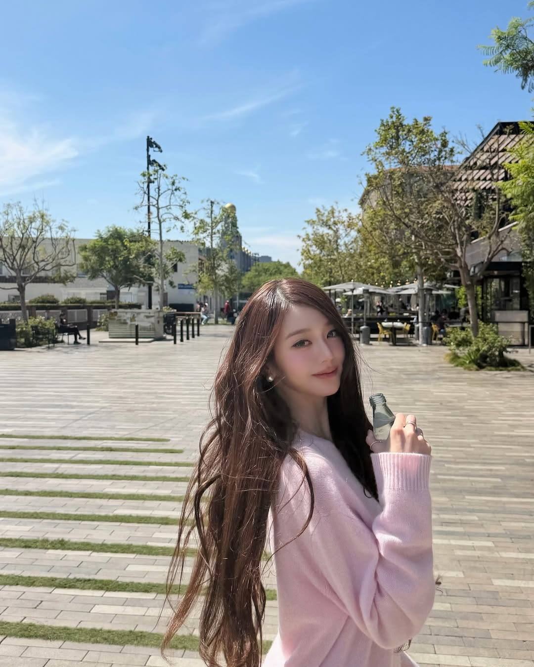 Chưa qua drama tranh center, công chúa Kpop lại bị soi chỉnh ảnh đến cong cả ghế- Ảnh 1.